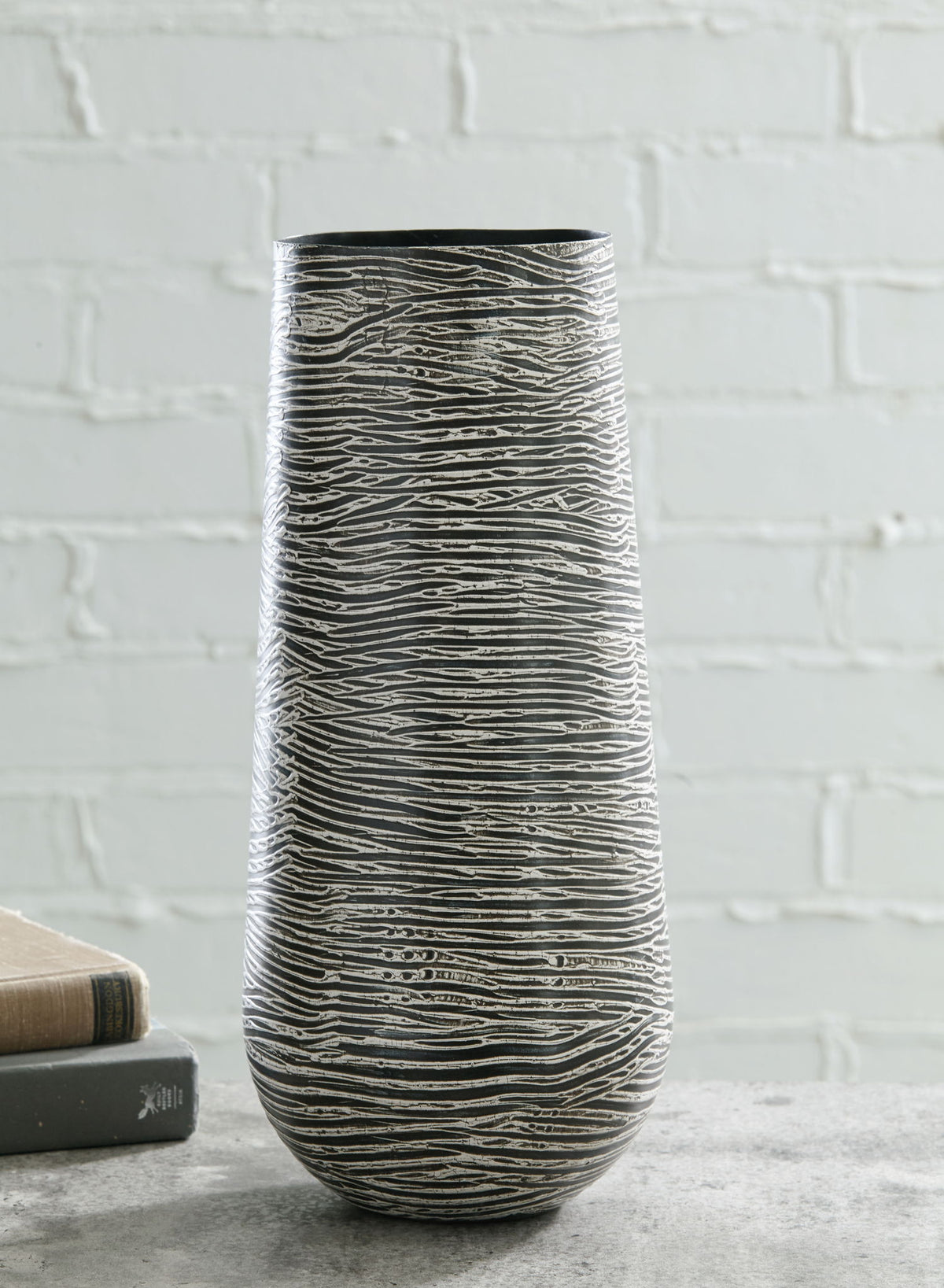 Fynn - Vase - Antique Gray