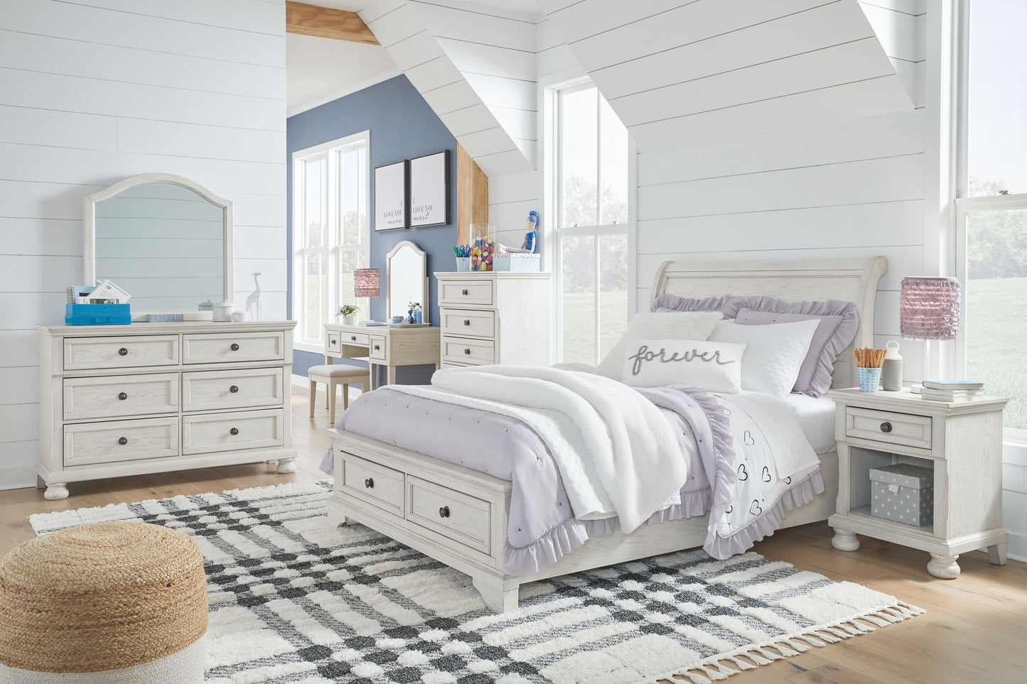 Robbinsdale - Mirrored Vanity With Stool - Antique White