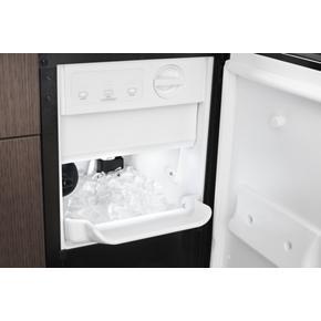 15" Icemaker With Clear Ice Technology - Black