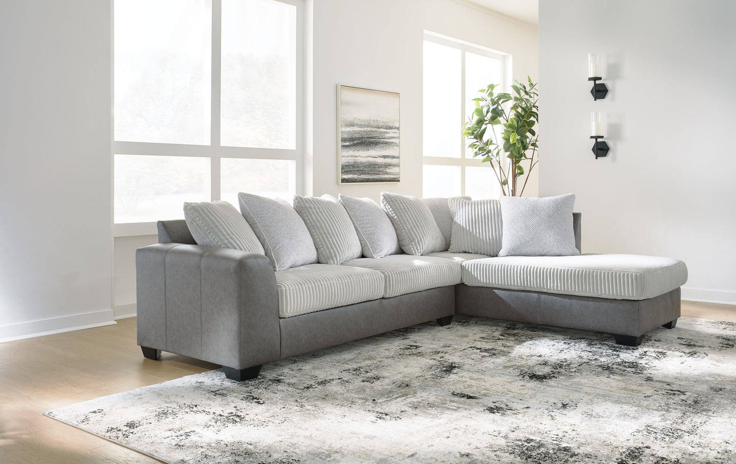 Clairette Court - Sectional